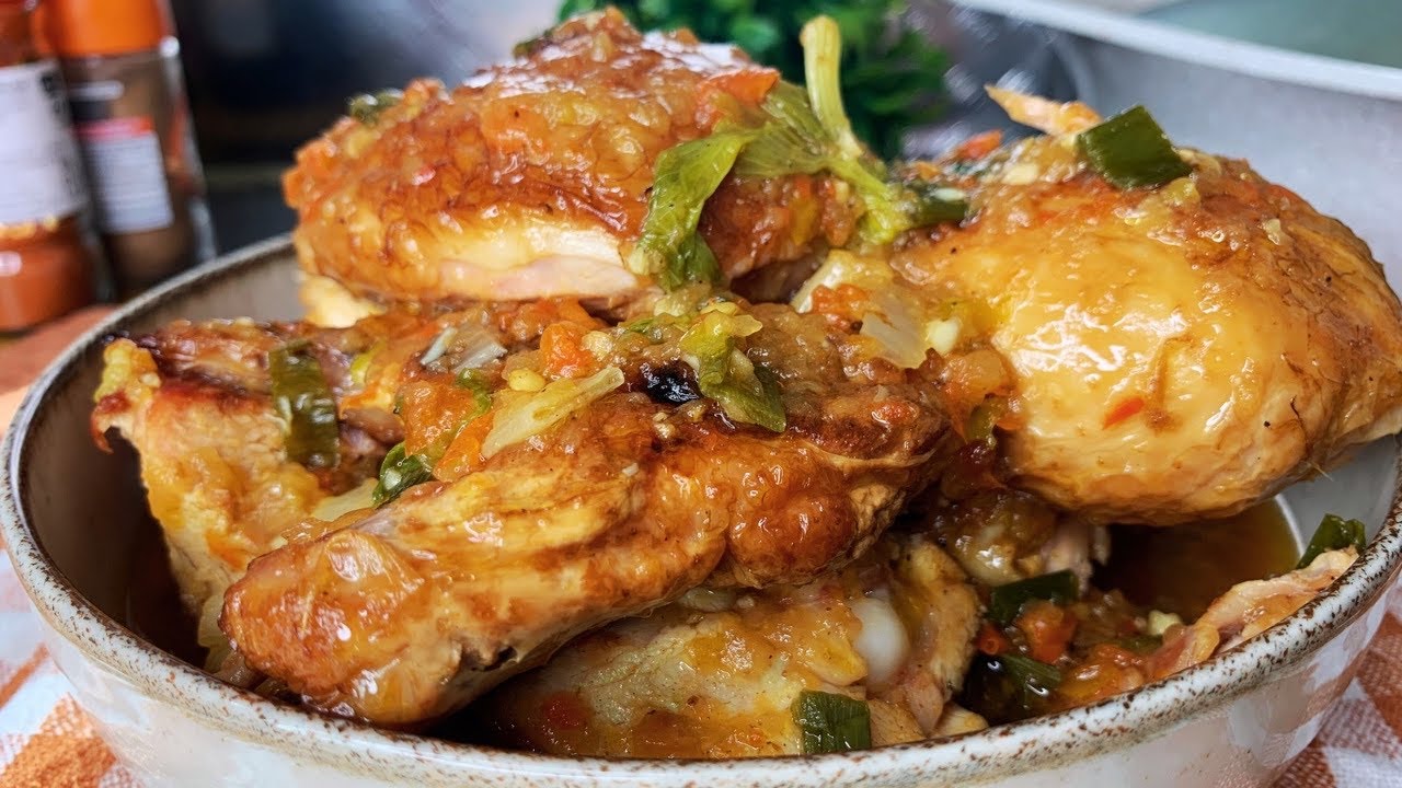 POULET Fumé àla sauce aubergine SANS Tomate,très delicieux et facile à faire,Cuisiner avec moi