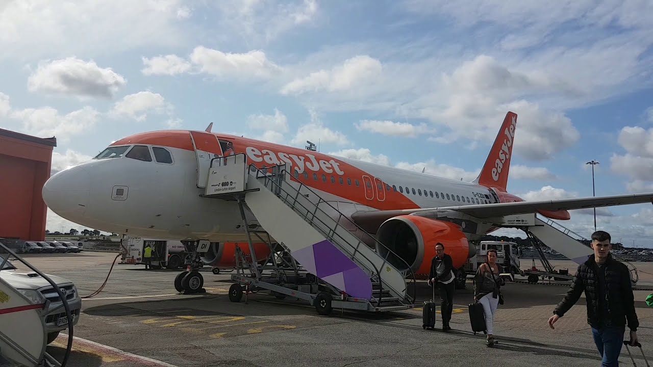 EasyJet Airbus A319-111 - Belfast International to London Luton