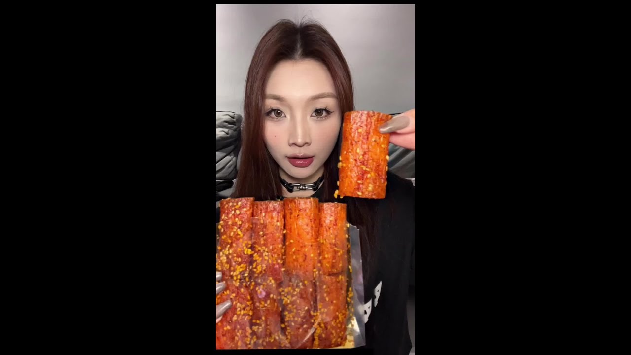 网上火的一些个辣条吃吃！