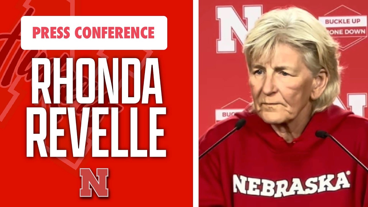 Главный тренер команды по софтболу Университета Небраски Ронда Ревелл встретится с представителям...