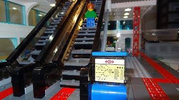 MOC Lego train station WIP E04: Working escalators