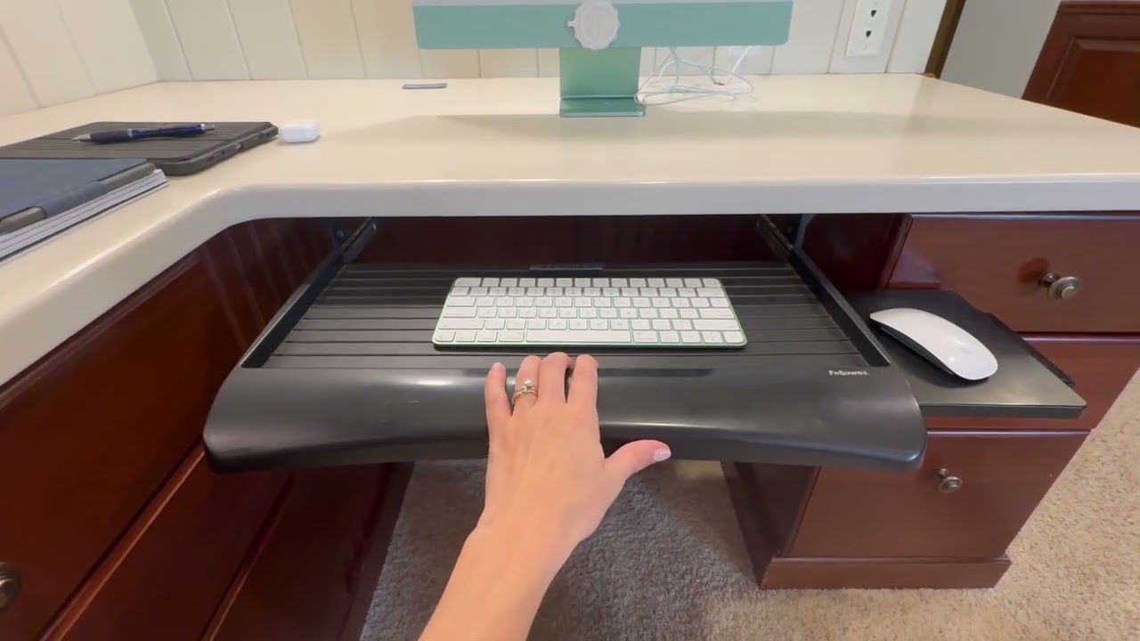 Maximize Comfort & Space: Fellowes Underdesk Keyboard Drawer for the Perfect Setup!