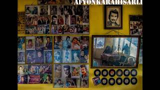 Orhan Gencebay - Seviyor Bekliyorum Seni Yillardan Beri