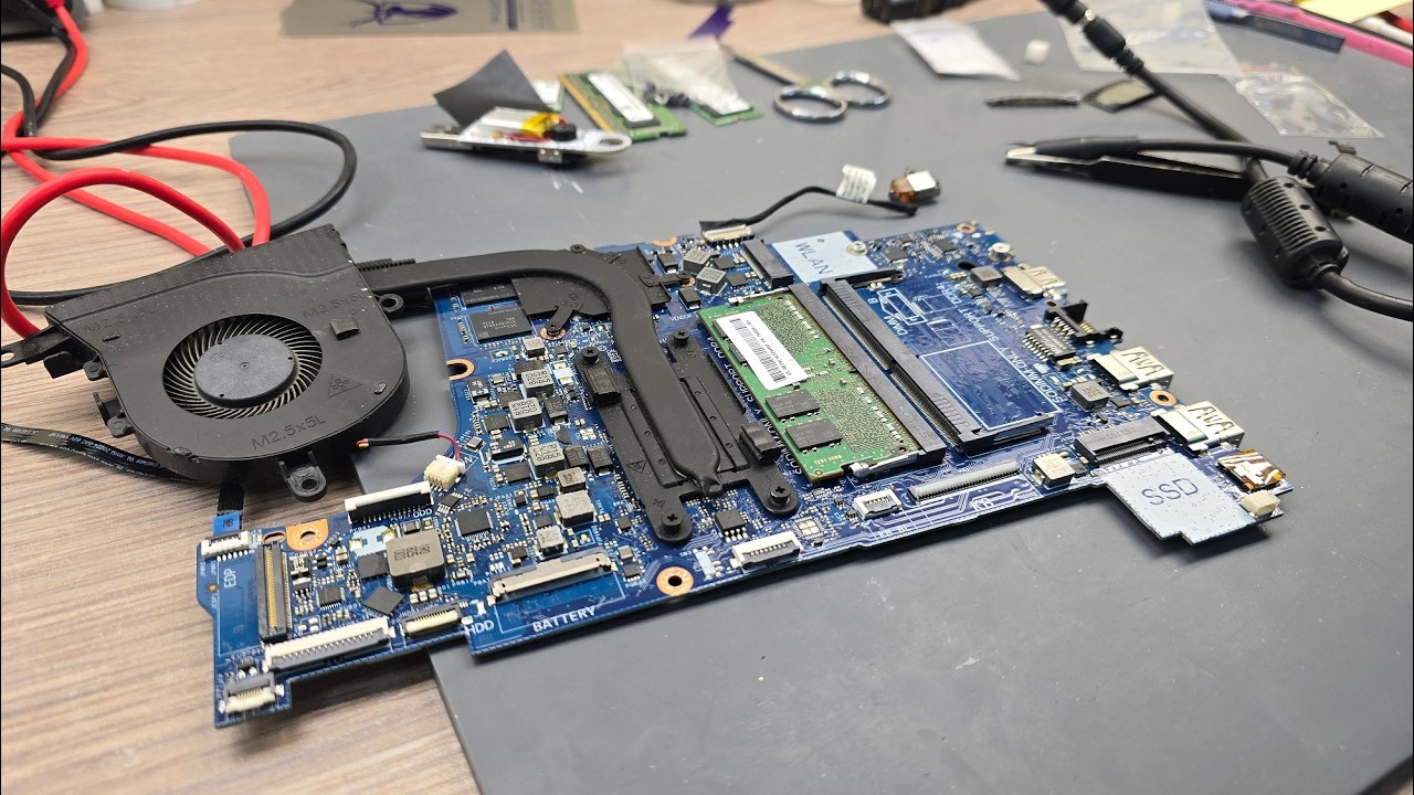 Рабочий день в мастерской по ремонту компьютеров, смартфонов и прочей электроники. 04.03.2026