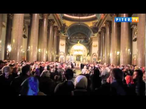 Пасха 2014 в Петербурге: вместо Благодатного огня католики развели костер на Невском