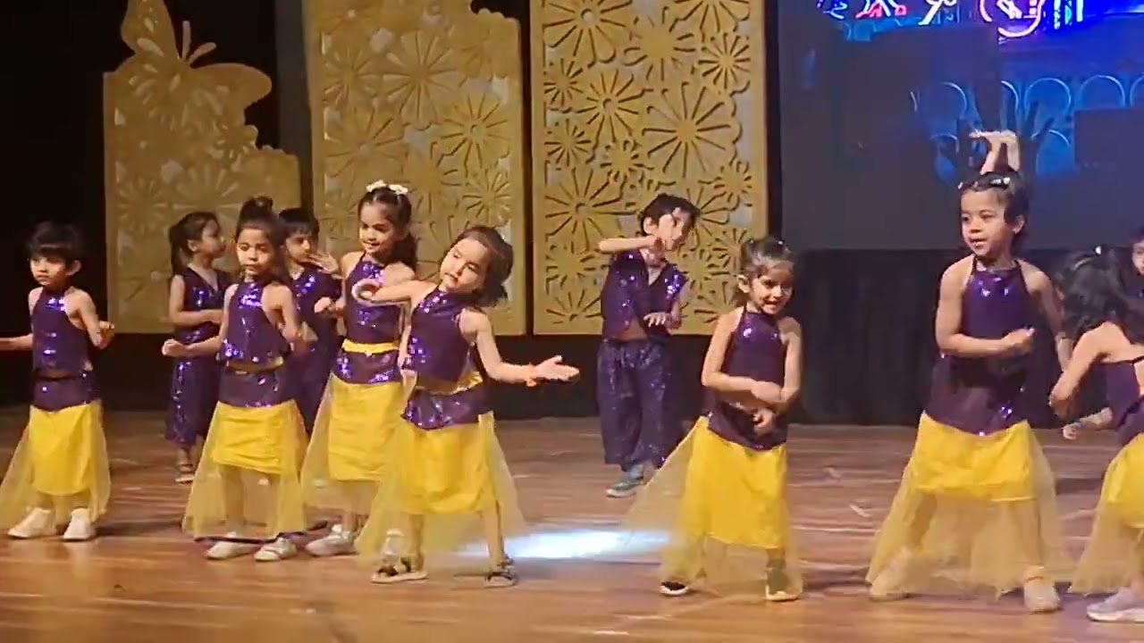 Tanya Nirav Chauhan  Podar jumbo kids nursery jasmin Tanya's first stage performance 