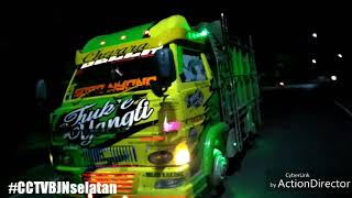 Truk cabe umplong rasa canter (CCTV BJN SELATAN)