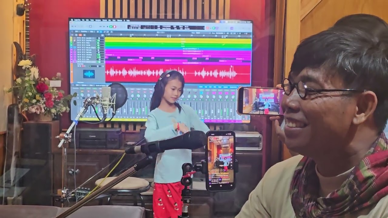 ธิดาลาวเข้าห้องอัดแล้วคร่า เพลงหลวงพ่อใหญ่ชัยมงคล  @เจี๊ยบ ศรีวิไล