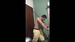 ¿Cómo entrenar pecho a latigazos?