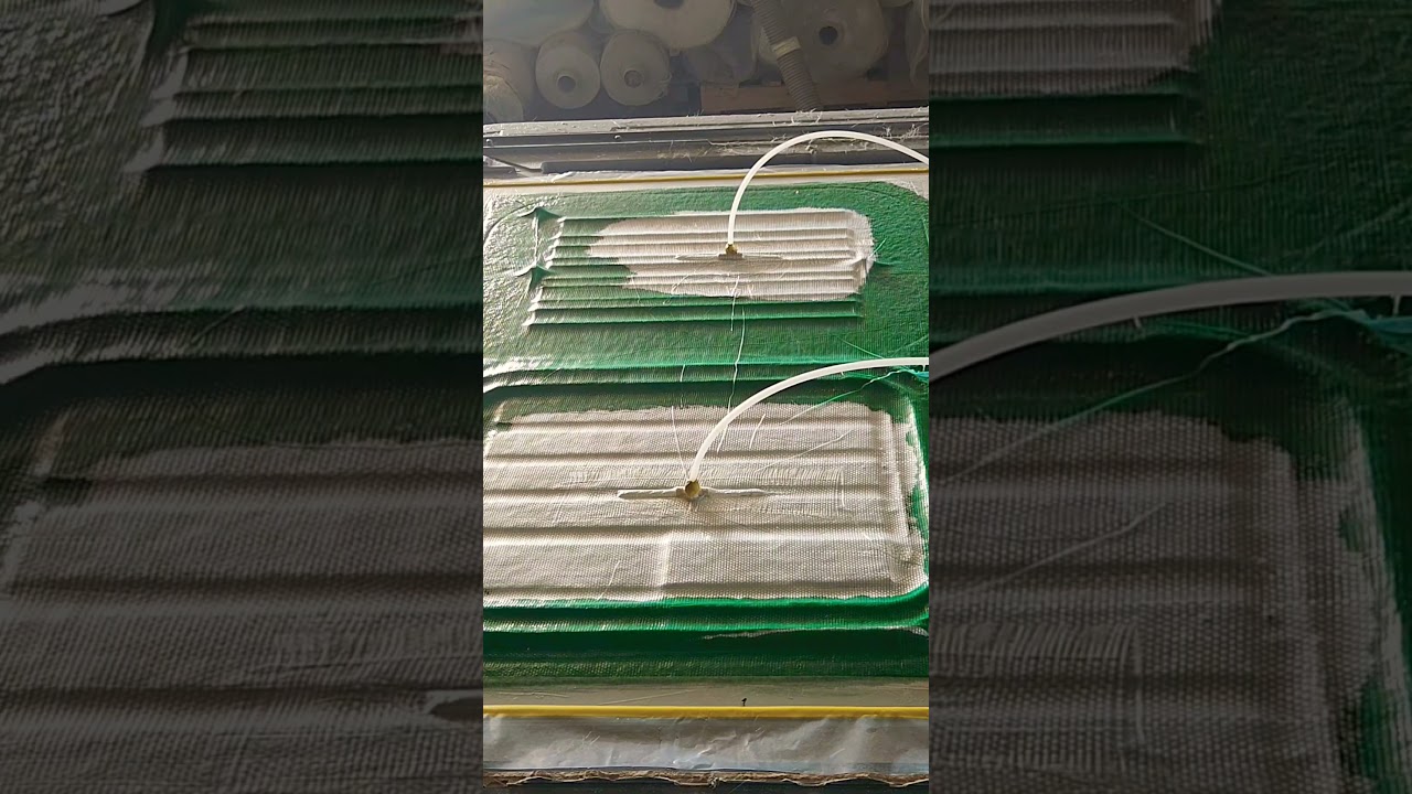 Epoxy vacuum infusion boat making. 