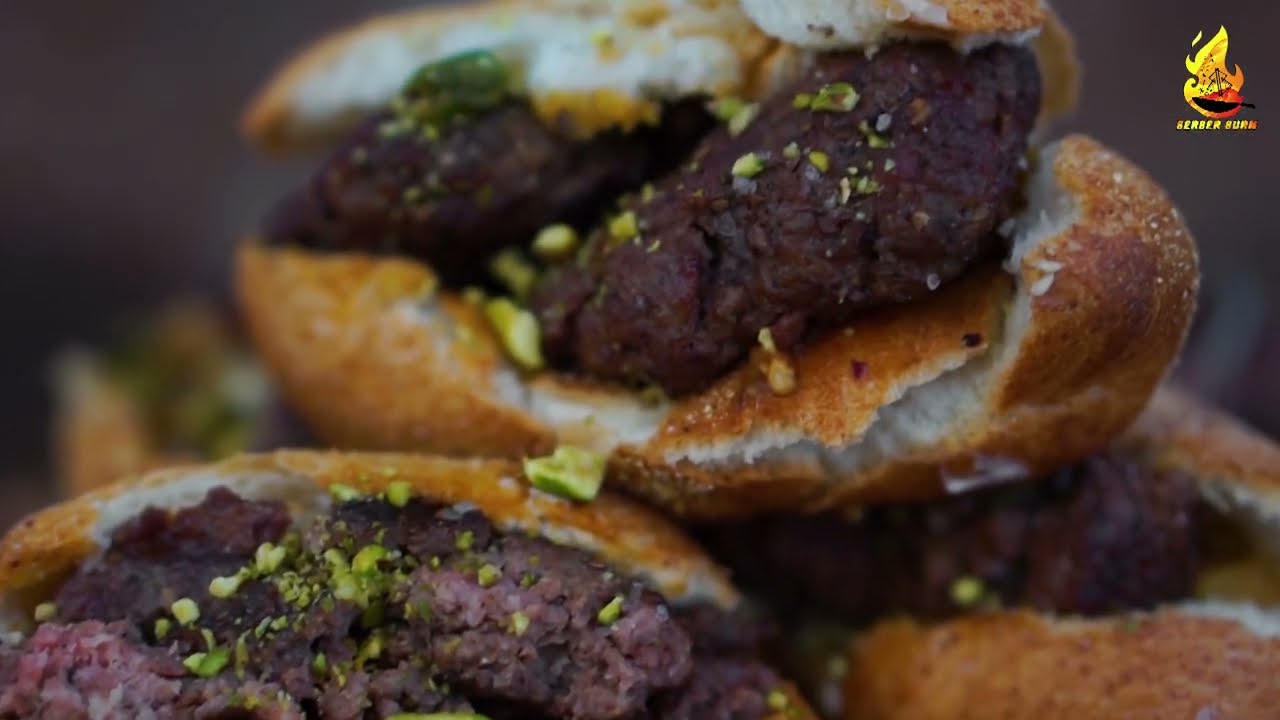 ساندويش بالحم المفروم و البيستاش - Pistachio minced meat sandwich