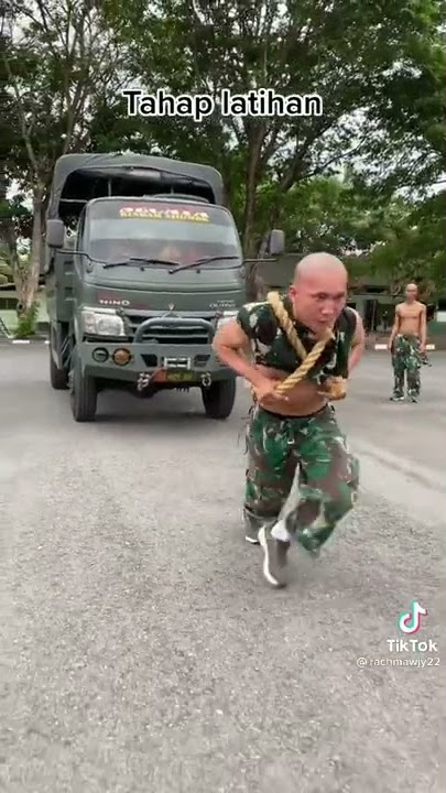 tahap latihan TNI mampu menarik truk#shorts