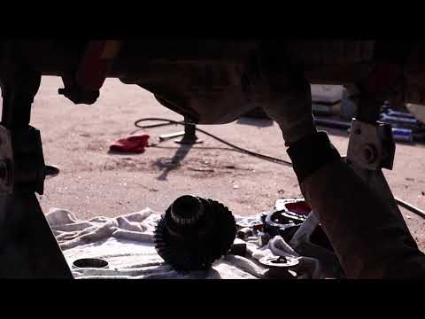 откручиваем гайку хвостовика