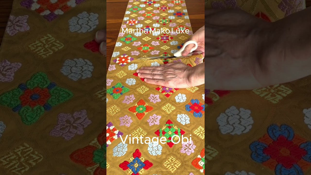 table runner 金彩唐織花丸　帯リメイク　正絹 table runner 金彩唐織花丸 帯リメイク 正絹 table runner 金彩唐織花