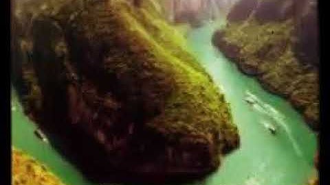 ايات رائعه جداً من سورة القيامه بصوت جميل للشيخ حمزه الفار