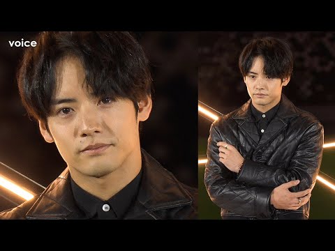 赤楚衛二、シンプルコーデに輝く約280万円のジュエリー　カルティエ“TRINITY 100”セレブレーションパーティ