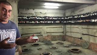 Как готовят вино в Квеври в Грузии