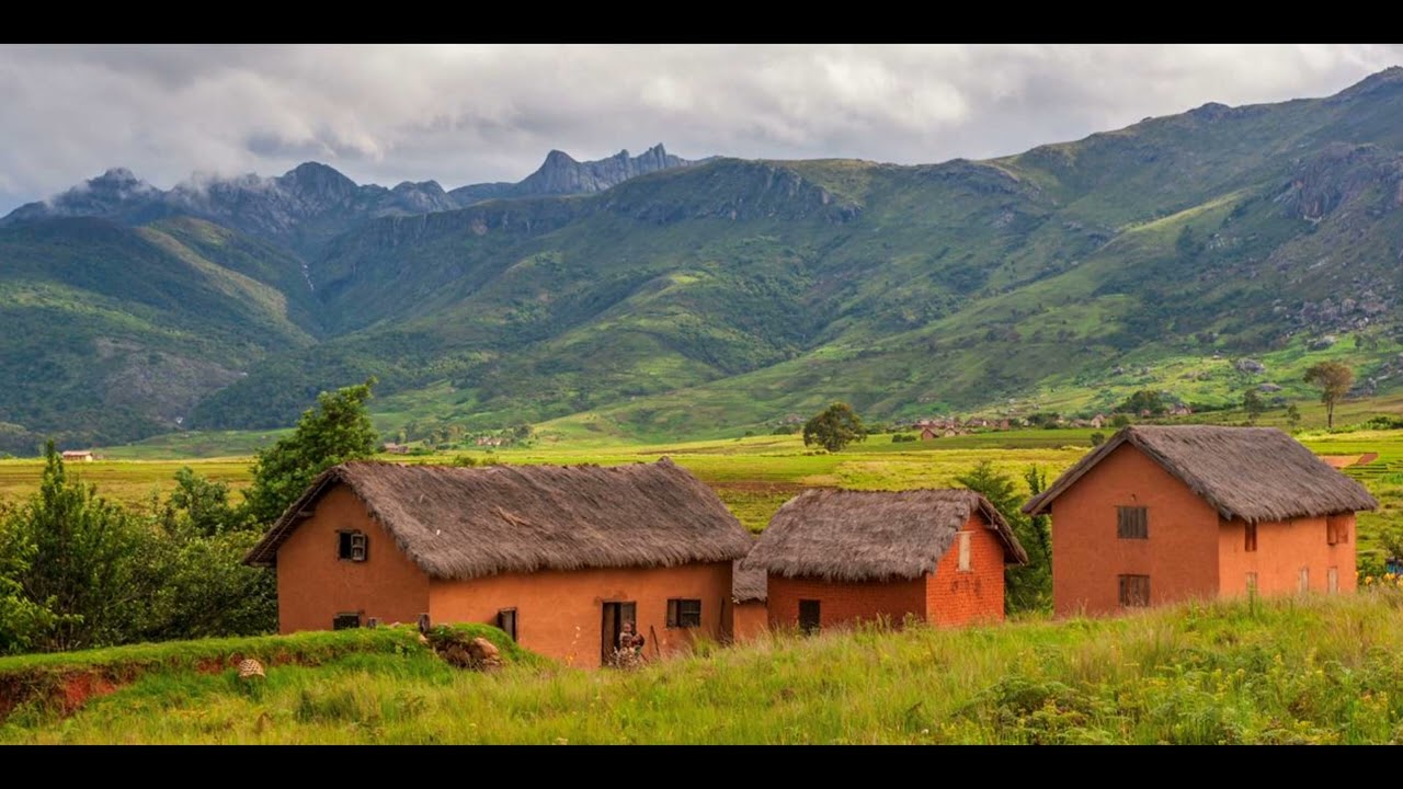 Zanahary anabon'ny tany - Liva Juste Kamarady (Juste Camarade)