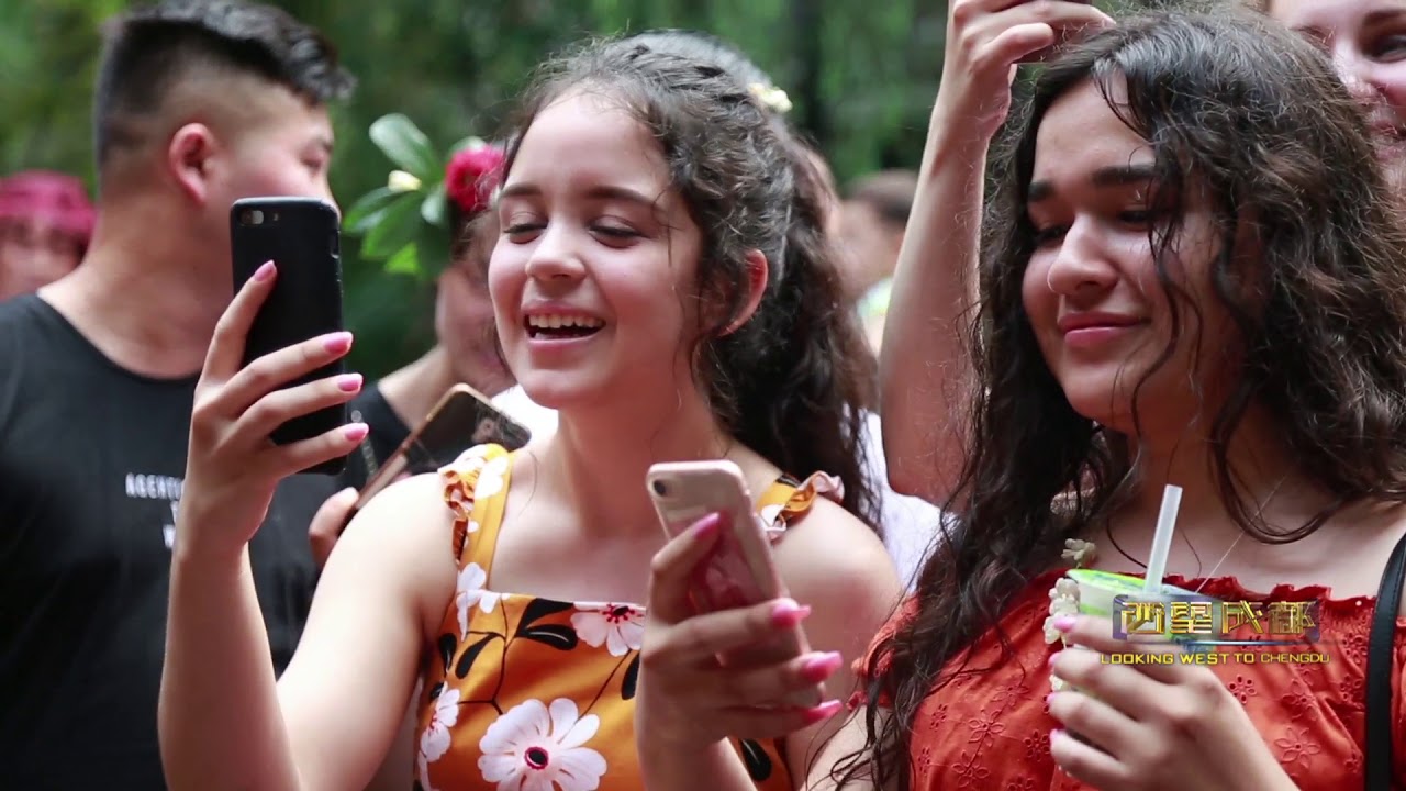 Phoenix Students in Chengdu