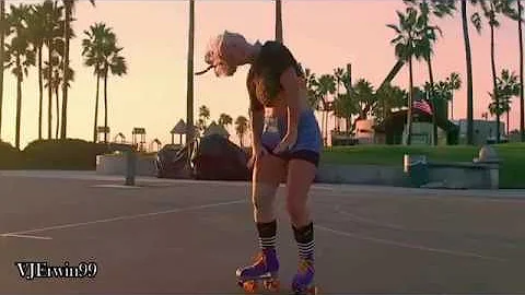 Moxi girls roller skate team Estro Jen    Morgan W...