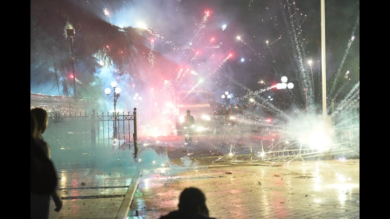 "Rama ik! Tre orë protestë e tensione. Plagosen efektivë e protestues, 2 qershor 2019