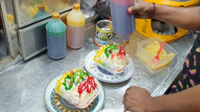 Famous Street Food Gola Ganda | Snow Cone at Street Food of Karachi  Pakistan - YouTube