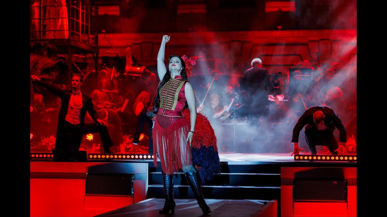 Lévai Enikő: Szilvia belépője