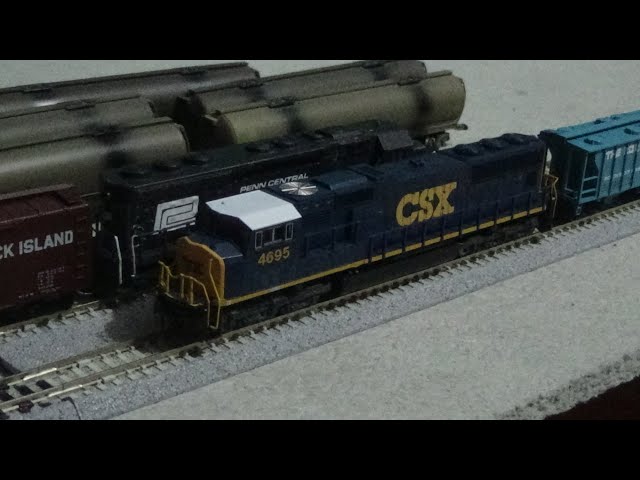 Kato 176-7610 | EMD SD70M Diesel Locomotive Flat Radiator | CSX