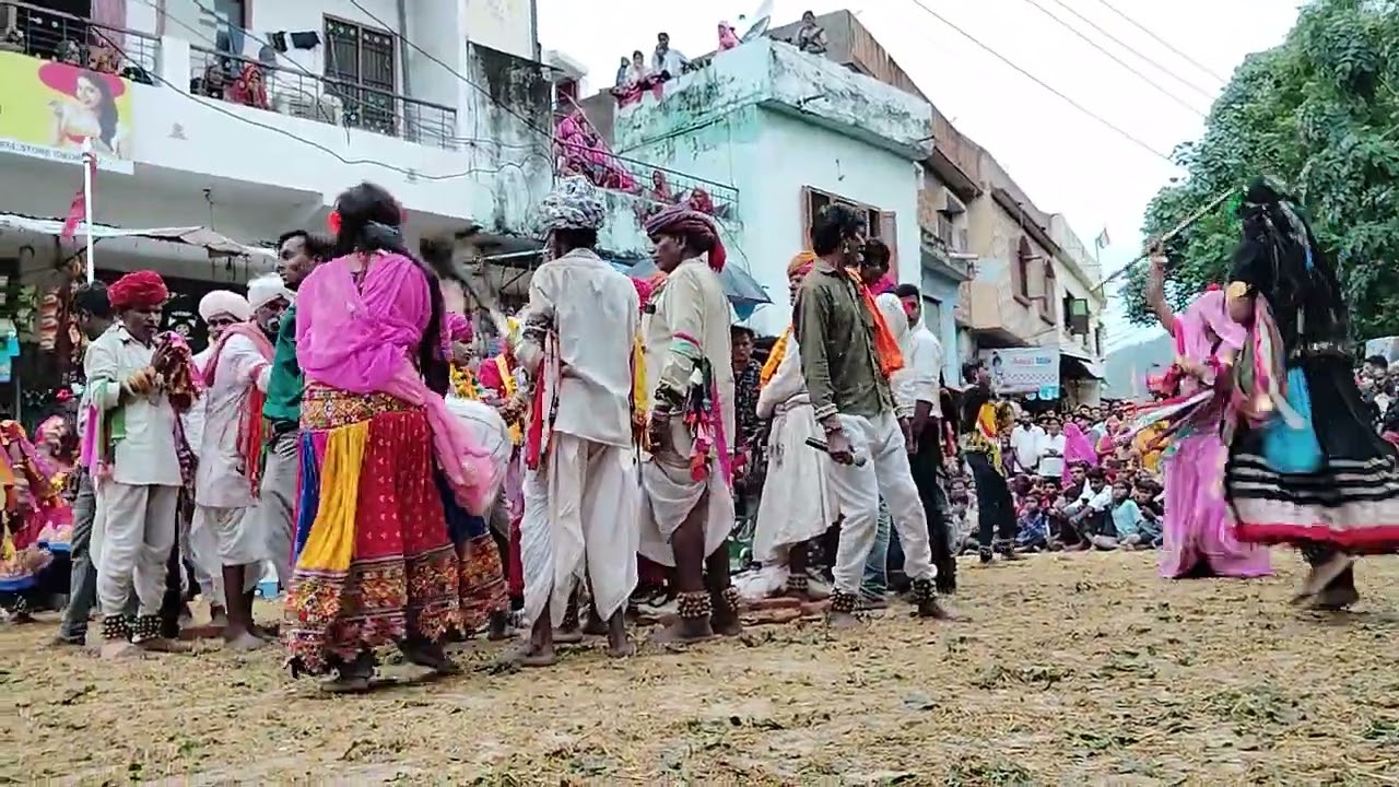 Delwada, गवरी में बंजारा बाल धनी मैं लड़ाई