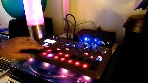 Electribe Light Show - Space Future  Synthwave Beat + retro future visuals