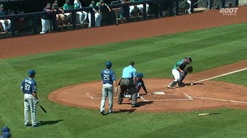 LAD@SEA: Ellis plates Utley, Van Slyke on double