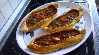 Türkische Pide mit Hackfüllung-Kiymali pide/ meinerezepte