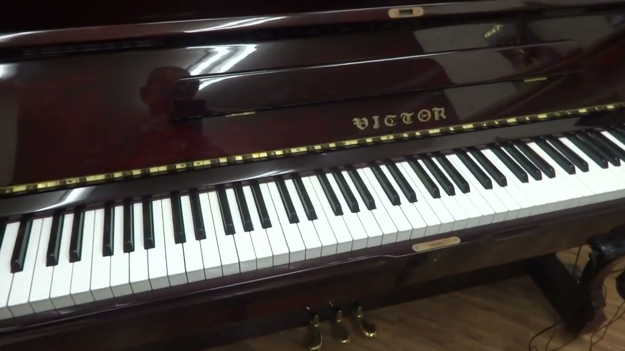 中古ピアノ紹介。ビクターV105M（中古ピアノ）グランフィール、消音 