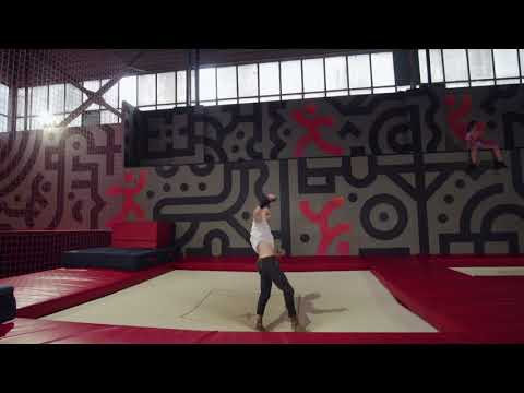 [TBT] Gainer sidewinder na trampolinie [SLOW-MO EXAMPLER #15]