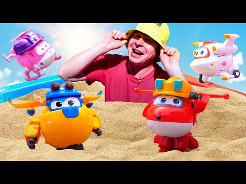 Super Wings - команда строителей! Супер Крылья Джетт строят пирамиду - видео про игрушки Hey, Toys!