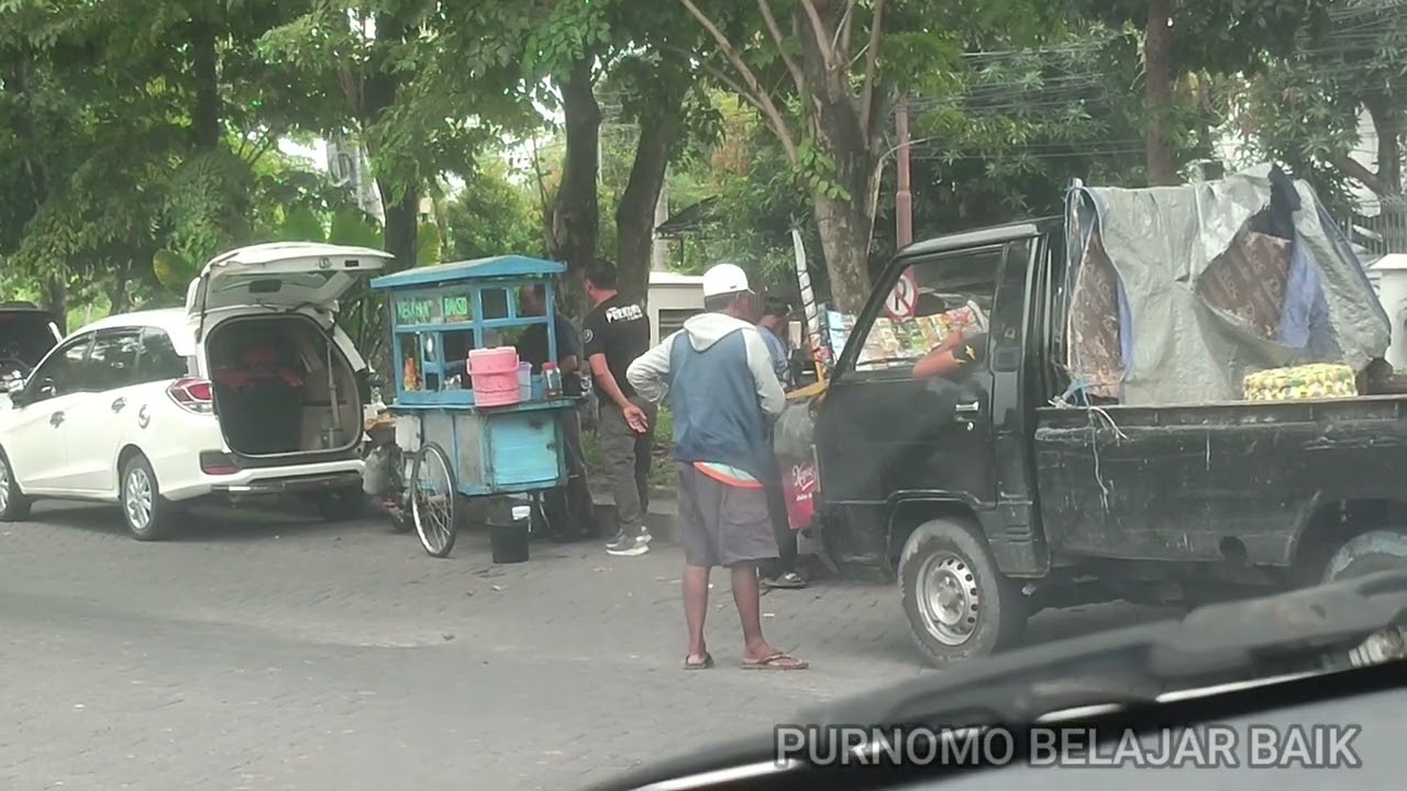 KEBAIKAN PENJUAL BAKSO .SATU MANGKO BAKSO DIKASIH HARGA SATU JUTA.PEMUDA LAPAR DAPAT GRATIS