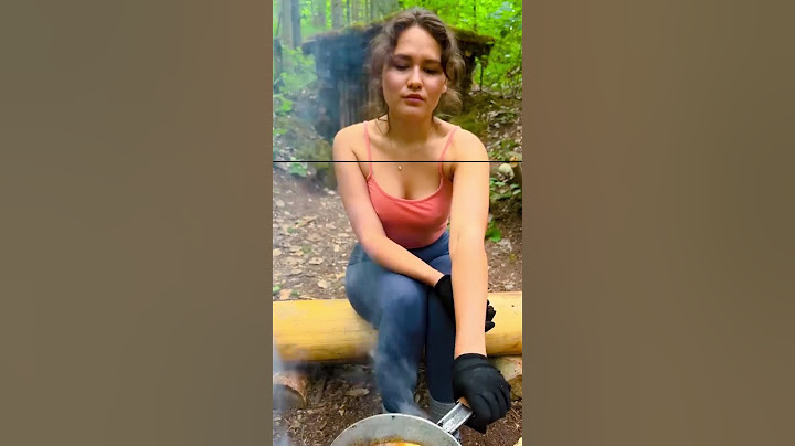 Her Survival skills will Fry 🔪 #camping #survival #bushcraft #Outdoors #LifeHack