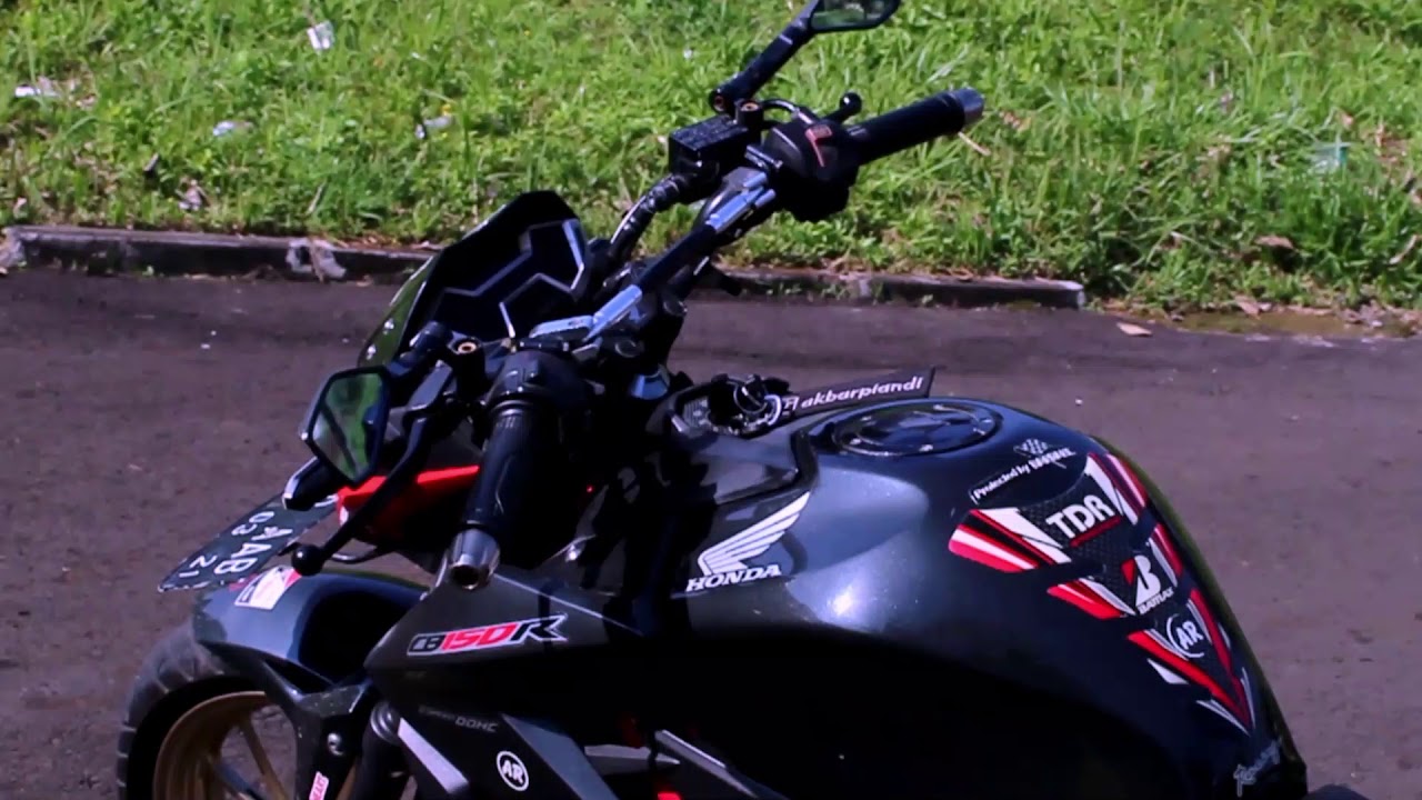 CB150R STREETFIRE - YouTube