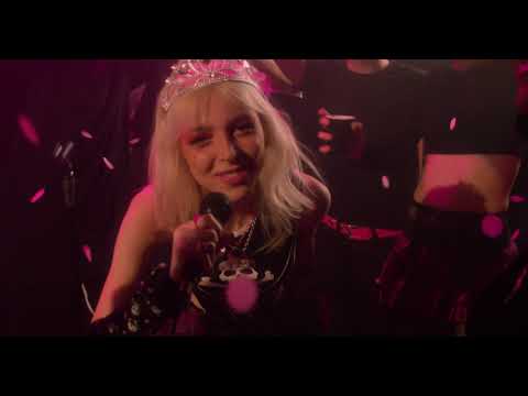 在 YouTube 上观看 Sophie Powers - Breakup On The Weekend (Official Video) 在 YouTube 上观看 Sophie Powers - Breakup On The Weekend (Official Video)