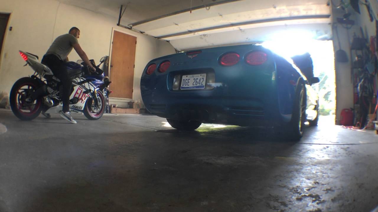 YAMAHA R6 LOUD EXHAUST!! VS CORVETTE C5 - YouTube