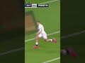 May runs through the French defense 🏃‍♂️