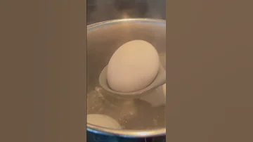 طريقة سلق البيض الصحيحة 