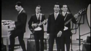 Singer Frankie Valli Going Strong at 74
