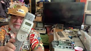 Commodore 64 C64 C-64 C128 ASSESSING ALL MANNER OF COMMODORE COMPUTERS NEW SCHOOL DAY - Episode 4005