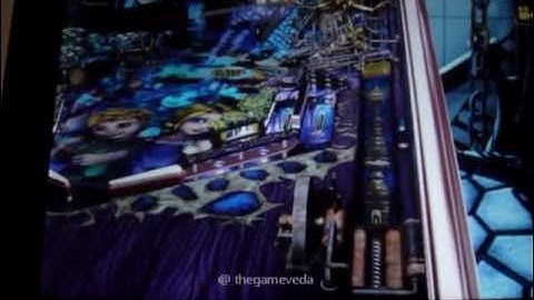 Windows 8 Consumer Preview playing pinball whilst watching trailers on the Joojoo tablet