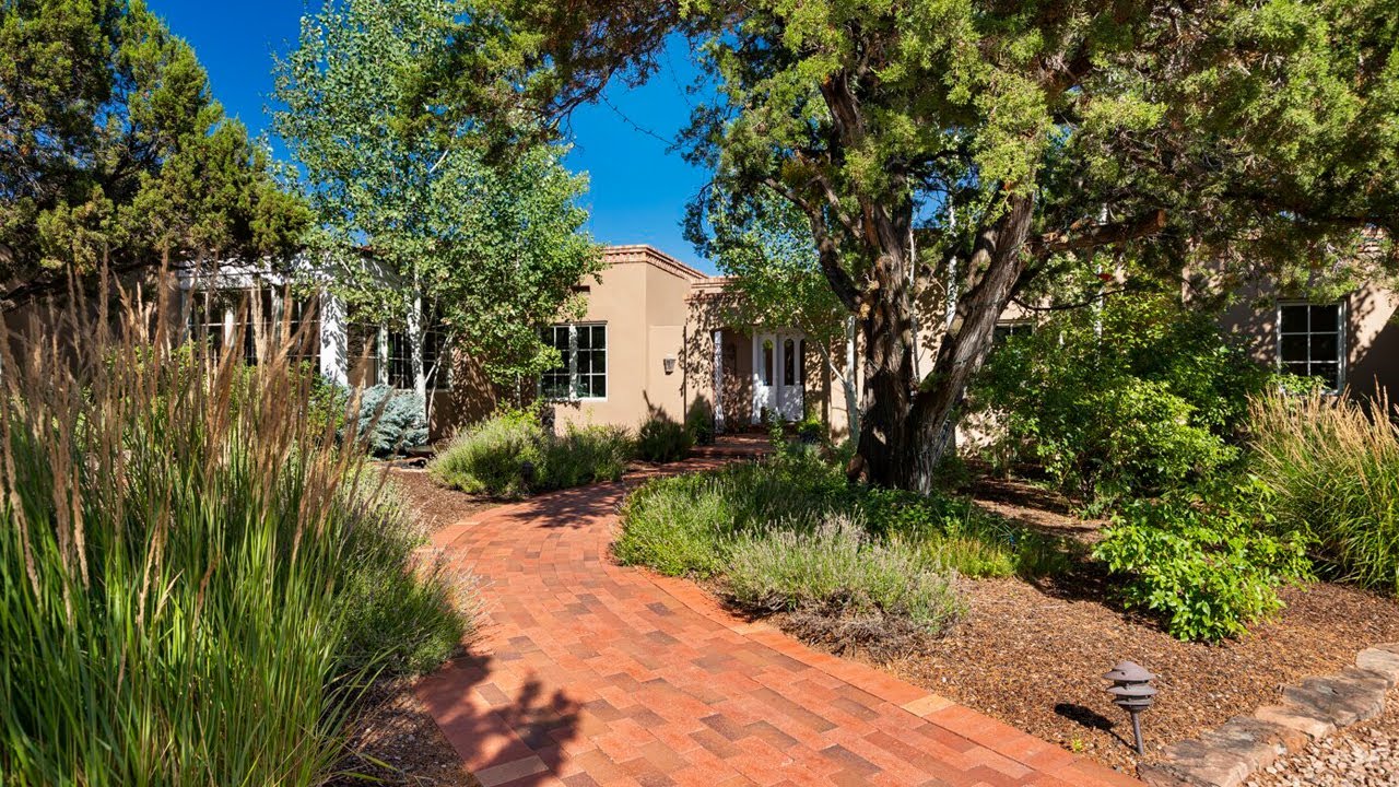 1424 Seville Road, Santa Fe, New Mexico