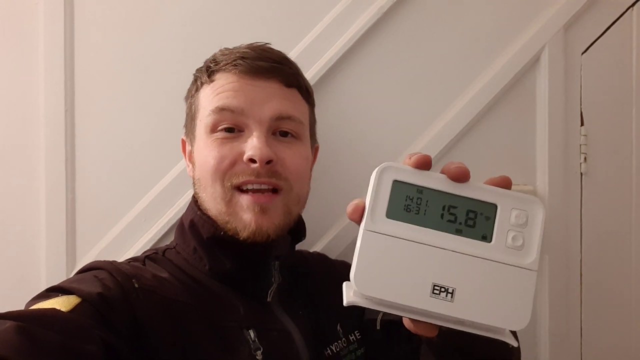 Where should a thermostat be? Should a thermostat be in the hallway