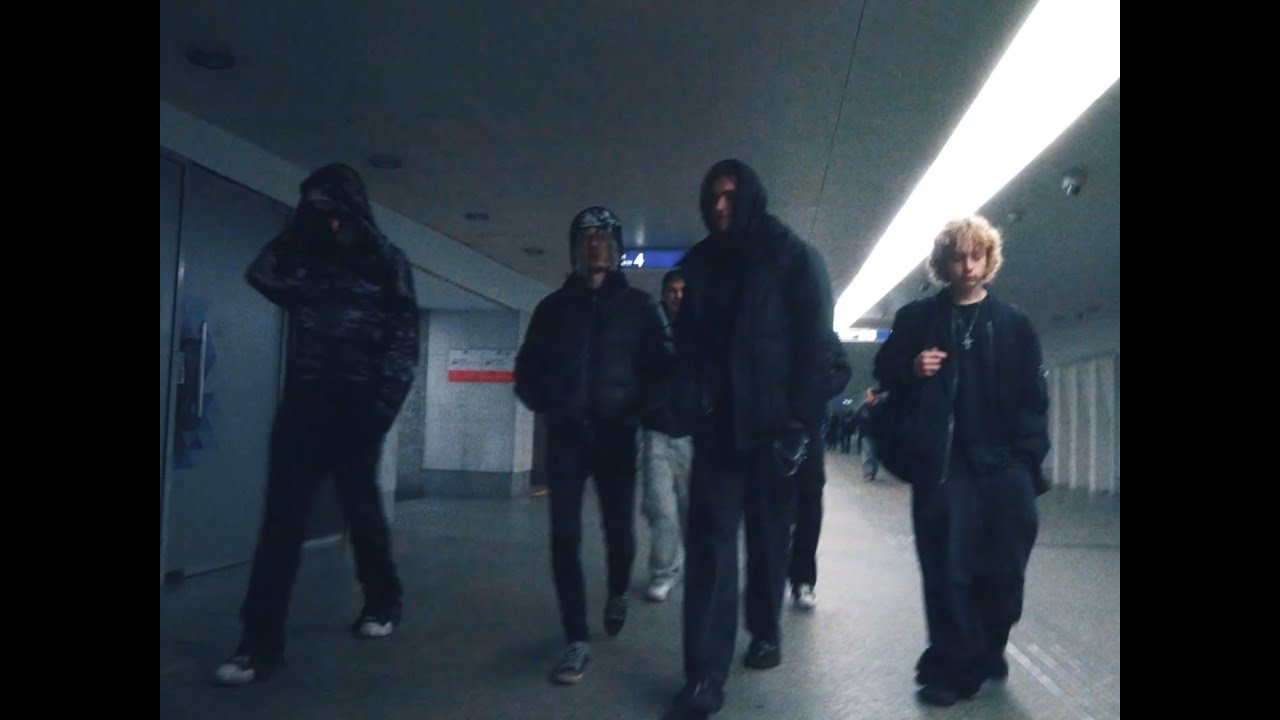 Παρακολούθηση Livles - CRAZY SHAWTIES #CBWMIXTAPE2 στο YouTube Παρακολούθηση Livles - CRAZY SHAWTIES #CBWMIXTAPE2 στο YouTube