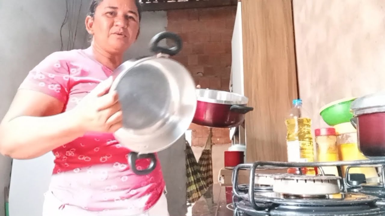 Fazendo comida  com vcs 