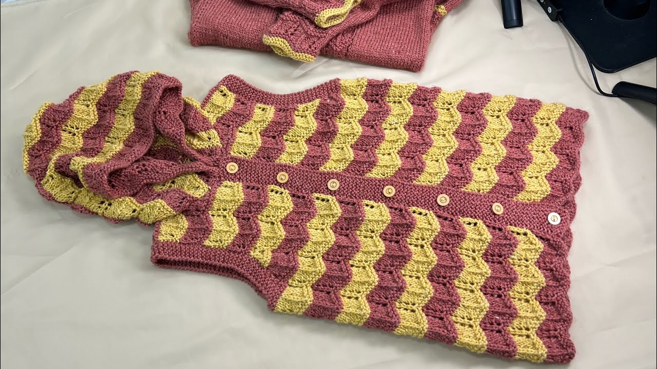 Hand Knitted sleeveless sweater with hoodie for ages three to four (3-4) years old girls tutorial